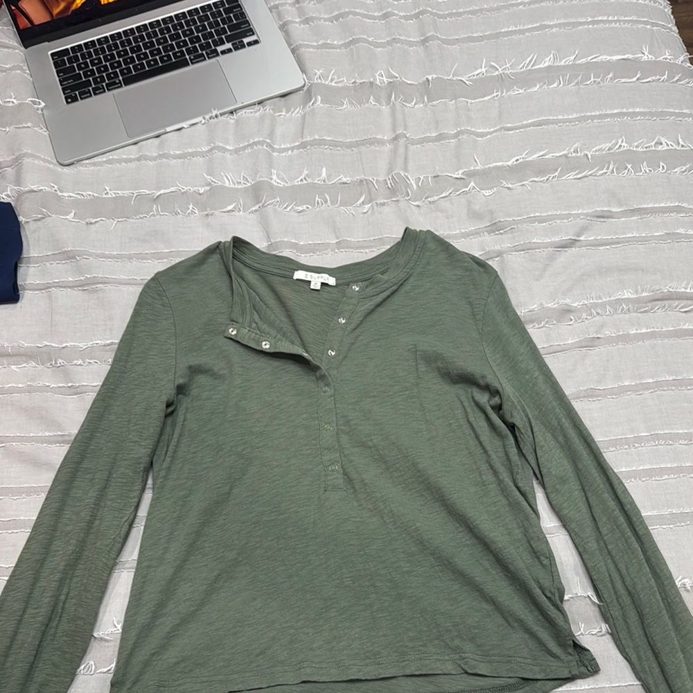 Women's Green Long Sleeve Top